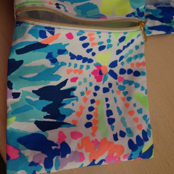 NEW Lilly Pulitzer Drawstring DiveIn Print Bag - Picture 3 of 6